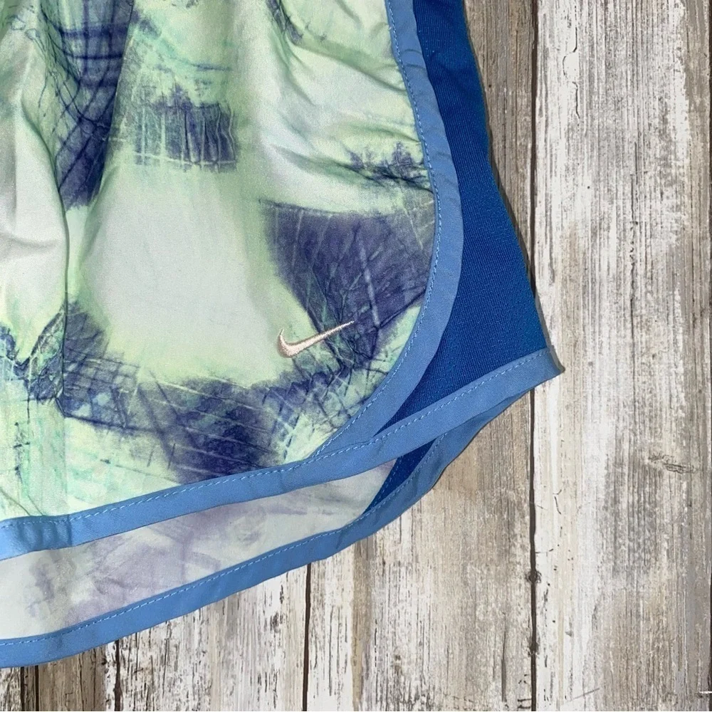 Nike Kids Green & Blue Tempo Shorts - Picture 2 of 5
